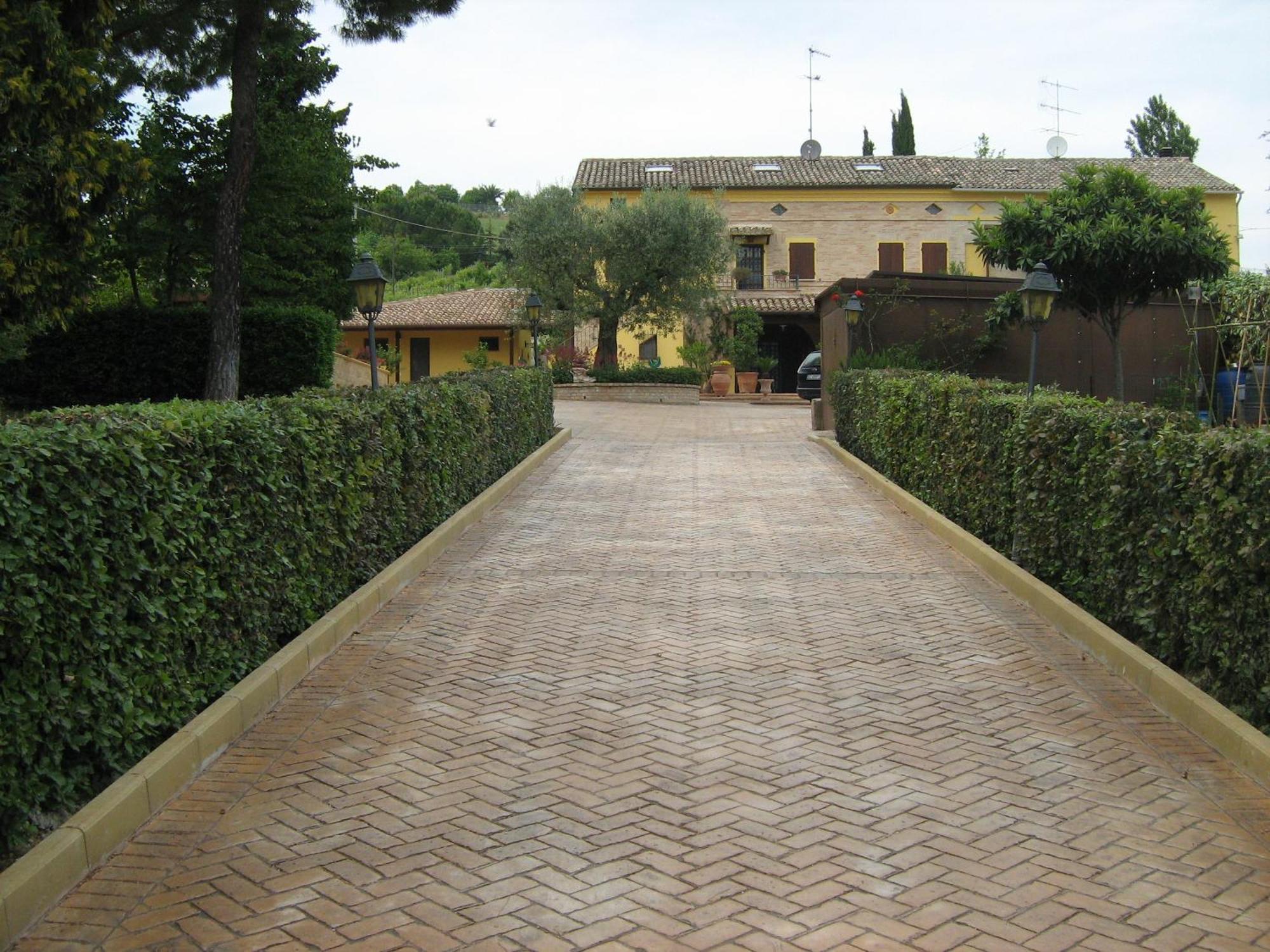 Il Giardino Dei Limoni Hotell Montecassiano Eksteriør bilde